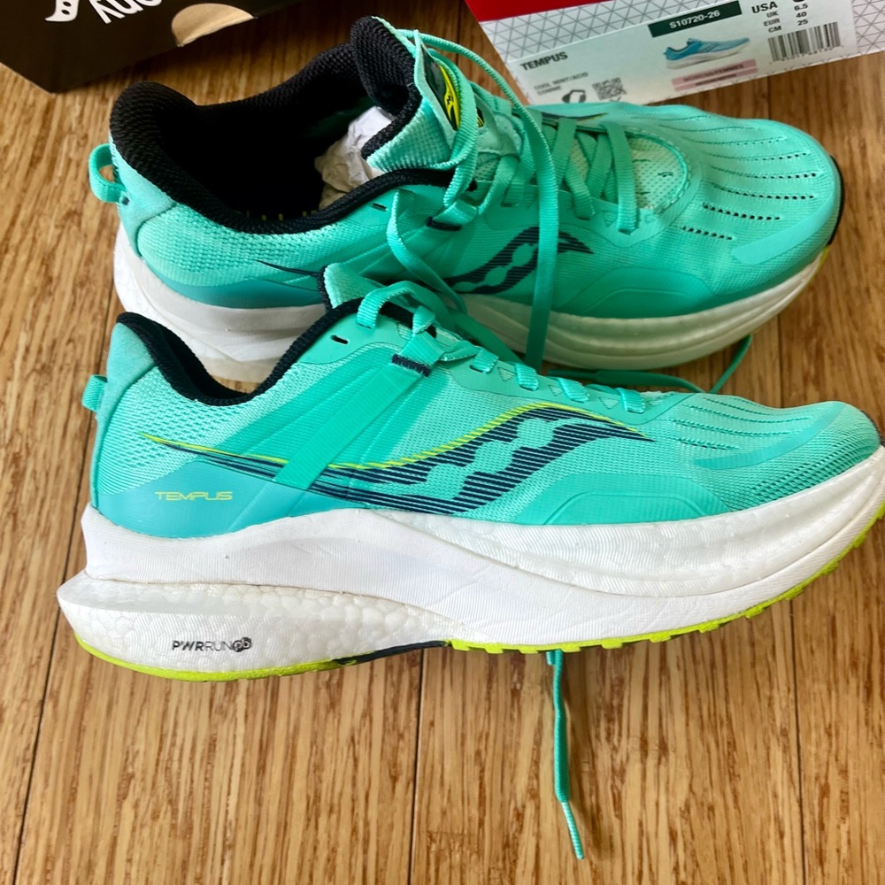 Saucony Tempus Size 8.5